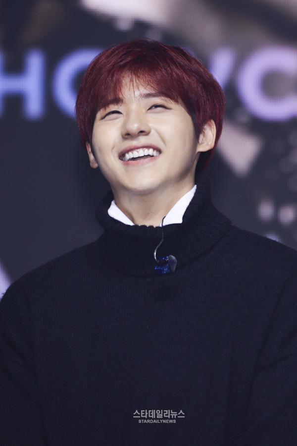 [S포토+] B1A4 신우, '아름다운 미소' (비원에이포 쇼케이스) - 스타데일리뉴스