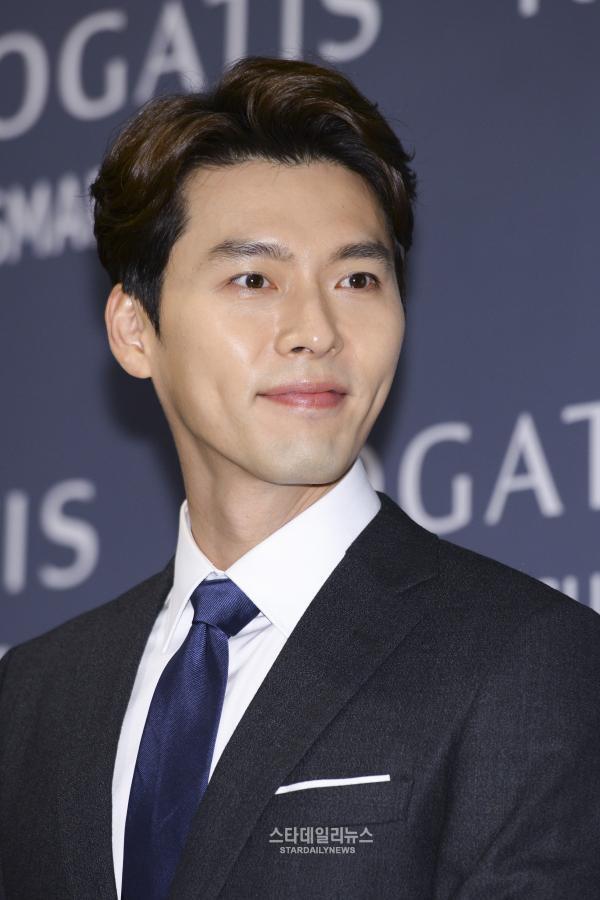 [S포토+] 현빈, '예쁜 보조개' (로가디스) :: 스타데일리뉴스