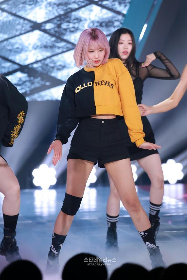 [S포토+] 프리스틴 유하, '강렬한 눈빛' (더쇼) :: 스타데일리뉴스