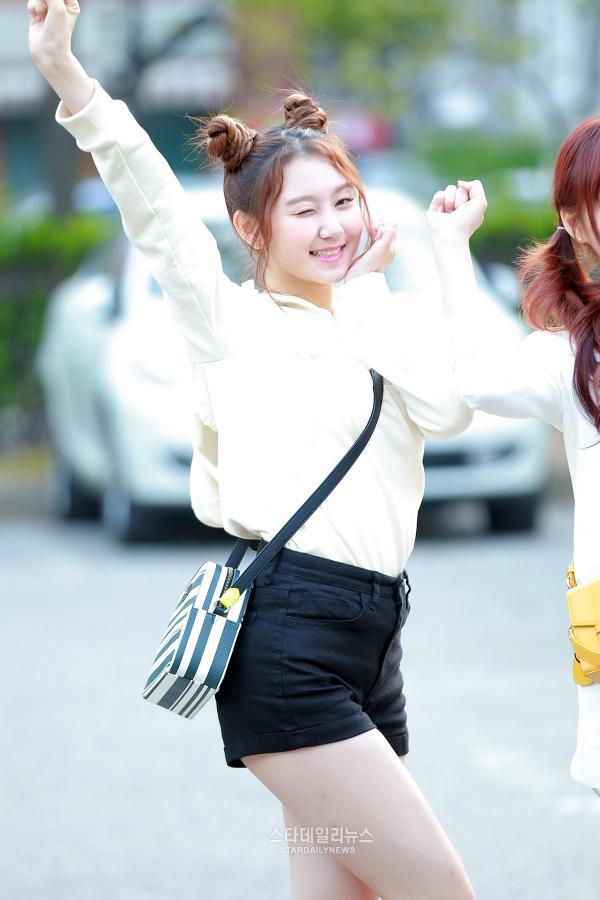 [S포토+] 프리스틴 성연, '상큼상큼 뿌뿌' (뮤직뱅크 출근길) - 스타데일리뉴스