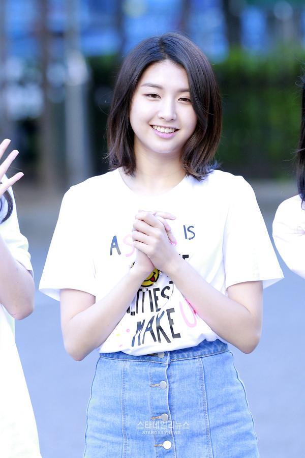 [S포토+] 보너스베이비 하윤, '소녀의 바람' (뮤직뱅크 출근길) - 스타데일리뉴스