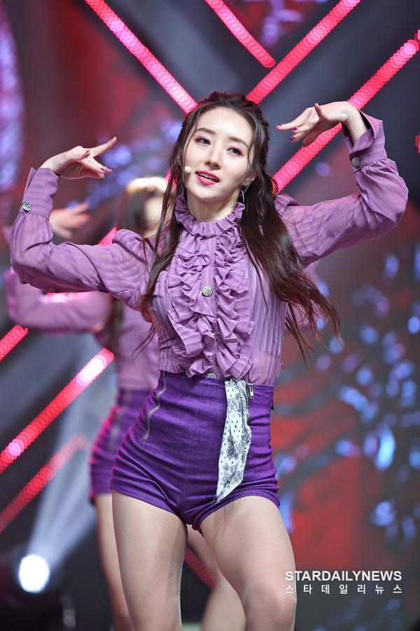 [S포토] 드림캐쳐 수아, '핑크빛 요정으로~'(심플리케이팝) - 스타데일리뉴스