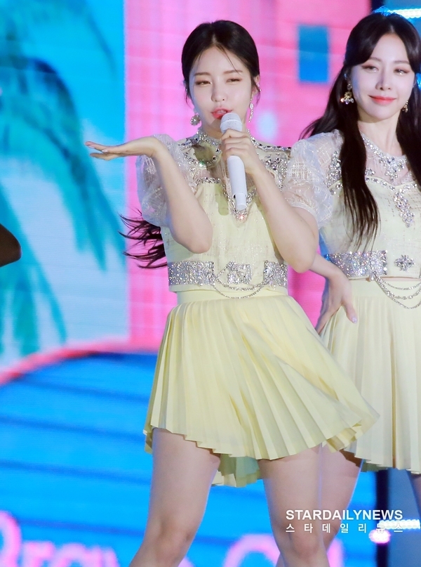 [S포토] 브레이브걸스 유정, '매혹의 눈빛으로 우~' (2021 드림콘서트) - 스타데일리뉴스