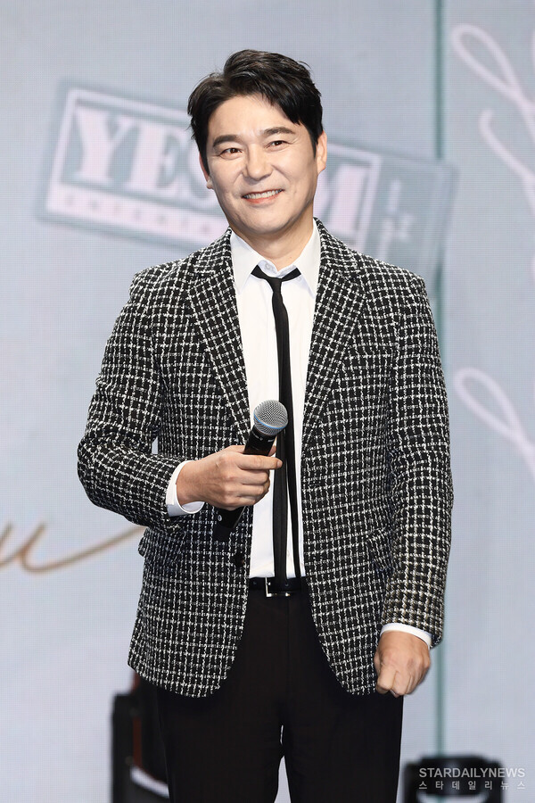 [S포토] 임창정, '미니 앨범 멍청이로 컴백~' (쇼케이스) - 스타데일리뉴스