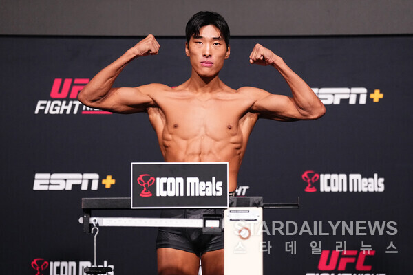 [UFC] '아이언 터틀' 박준용 경기 건강 문제로 아쉽게 경기 취소 - 스타데일리뉴스