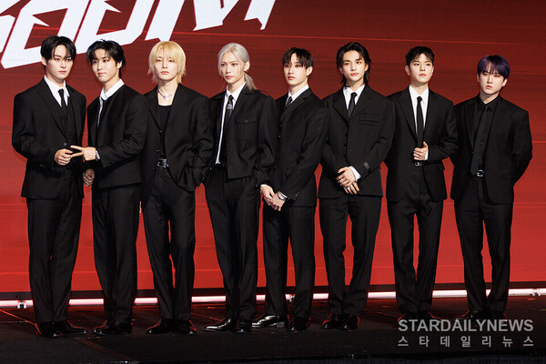 스트레이 키즈, '빌보드 200' 5연속 1위 - 스타데일리뉴스