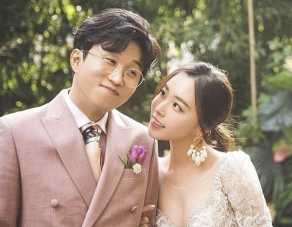 박성광 아내 이솔이 “수십 통의 사망 DM…괴롭고 무섭다” - 스타데일리뉴스