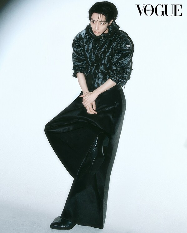 보그 코리아 12월호 화보, ‘DNA 슬림 다운’ 착용