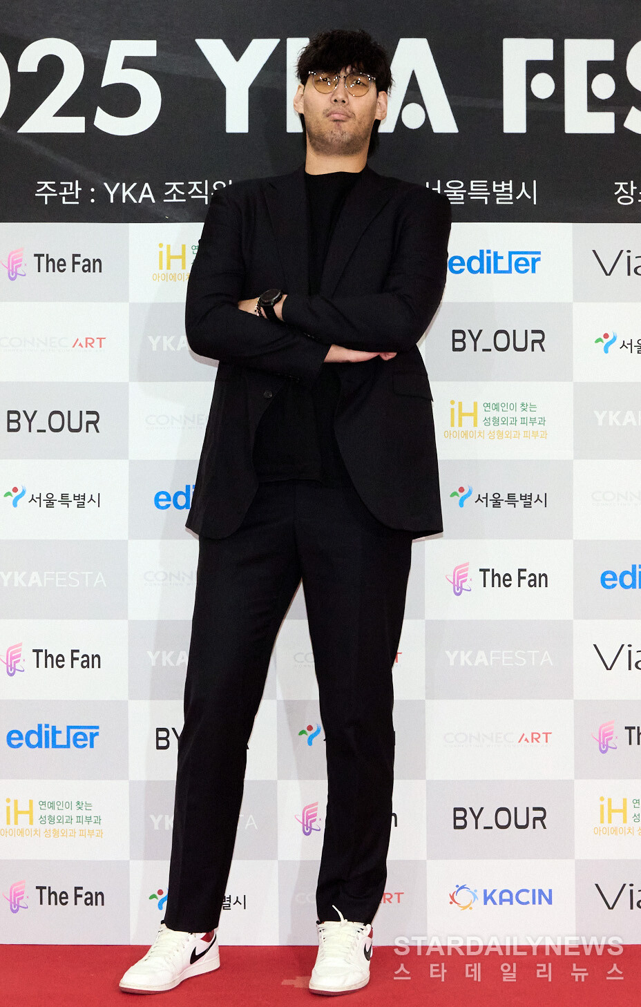 [포토] 하승진, ‘YKA FESTA 2025’ 스포츠 공로 부문 수상 - 스타데일리뉴스