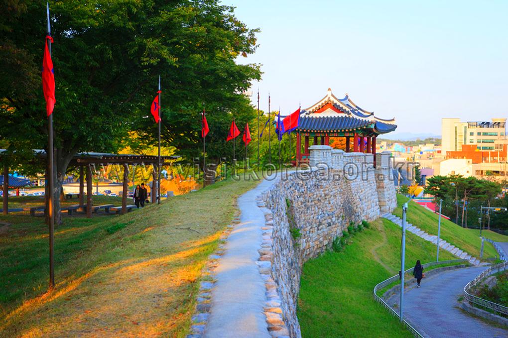 홍성 가볼 만한 곳, 천수만과 산이 어우러진 힐링 여행 - 스타데일리뉴스