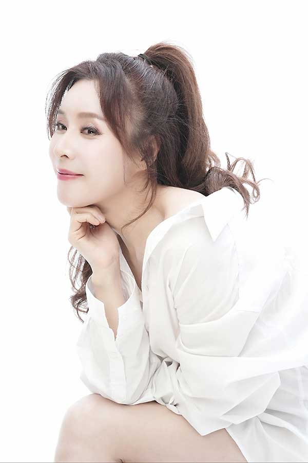 최연화, 첫 단독콘서트·히든싱어8 준우승 후 국내·외 열일 행보