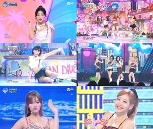 <b>키스오브라이프</b>, 신곡 'Sticky' 첫 주 활동 성료! <b>워터밤</b>+차트 정주행
