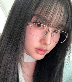 <b>스테이씨 윤</b>, 데뷔 후 첫 연기 도전...오피스 코미디 '<b>직장인들</b>' 출연 확...