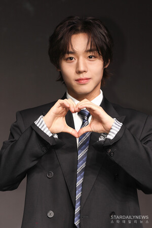 박지훈 약한영웅 글로벌 흥행 질주 중 <b>디시트렌드 투표 순위</b>도 상승