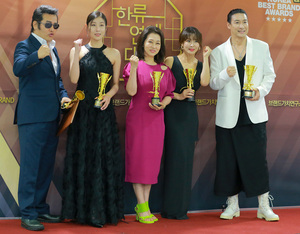드라마부터 코미디까지! 김보성, 스테파니, 문희경, 예지원, 신성우, '2025 대한민국 한류연예대상' 빛낸 의리 스타들