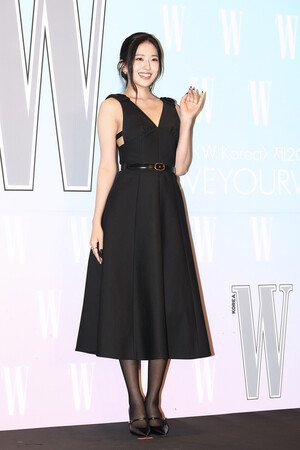 [S포토] 안유진, '청순~' (<b>더블유코리아</b>)