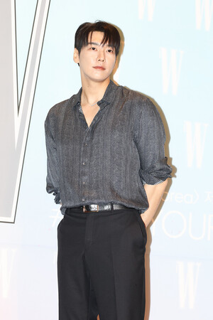 [S포토] 김영광, '감성 눈빛~' (<b>더블유코리아</b>)