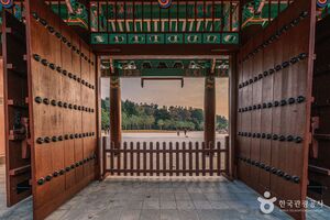 겨울 아산 가볼 만한 곳, 고즈넉한 역사와 따뜻한 온천의 조화 - 뉴스 썸네일 이미지