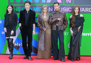 [S포토] 올데이프로젝트, '<b>카리스마</b>' (MMA2025)
