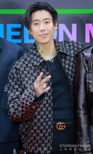 박재범, 스타트렌드 투표 정상 등극...음악·사업 다 잡은 남자 - 뉴스 썸네일 이미지