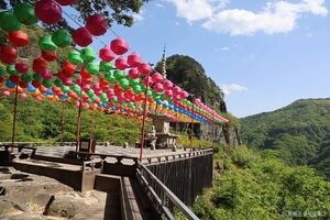 봉화 가볼 만한 곳, 고즈넉한 산사 청량사와 계곡의 풍경 - 뉴스 썸네일 이미지