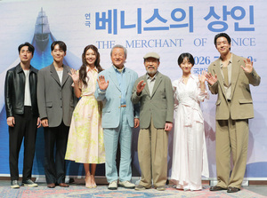 [S포토] 이승주-카이-최수영-박근형-신구-원진아-이상윤, '공작과 샤일록에 포셔-안토니오-비사니오까지'