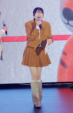 [S포토] 엄지윤, '홀란드의 미소'