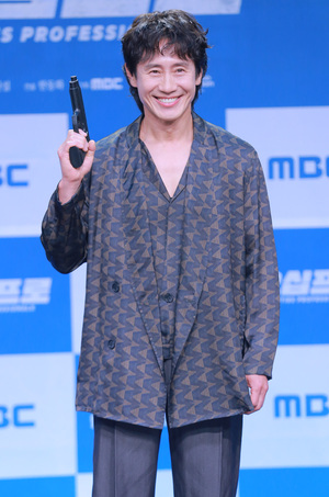 [S포토] 신하균, '동남아 마약상 아니에요.. 전직 국정원 요원이에요'