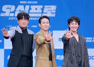 [S포토] 허성태-오정세-신하균, '지천명 프로페셔널'