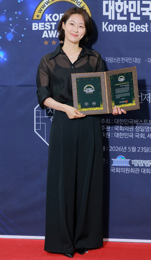 [S포토] 갤러리아피부과의원 광교점 이지수 피부과전문의, '2026 대한민국 베스트 메디컬 브랜드 대상' 수상