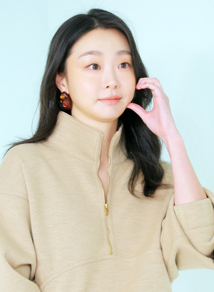 [S포토] 김다미, '마녀서 계란 까먹던 그 볼'