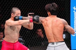 [UFC] “끝날 때까지 끝난 게 아니었다”… 송영재, 마카오서 대역전 서브미션승