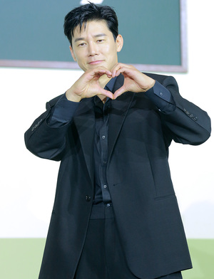 [S포토] 김무열, '형은 학생들을 사랑한단다'