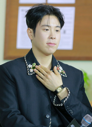 [S포토] 표지훈, '나여 엑세서리의 왕'