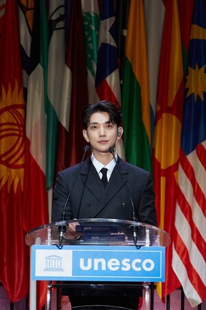 세븐틴 <b>조슈아</b>, 프랑스 파리 <b>유네스코</b> 본부서 청년 대표 <b>연설</b>