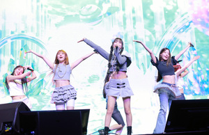 [S포토] 유스피어, '하늘 위로~'