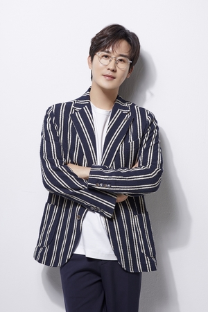 신유, 라디오 프로그램 '인생은 오디션' 심사위원 참여