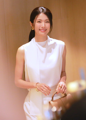 [S포토] 하영, '꽃미소 장착'