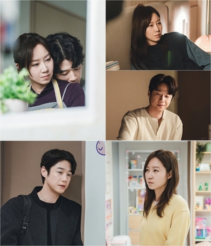 공효진·정준원, 새 금토드라마 '유부녀 킬러' 부부 스틸 공개