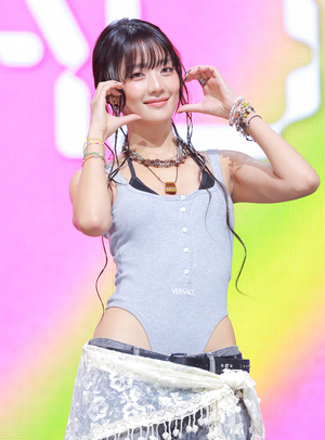[S포토] 아이들 민니, '하뚜하뚜'