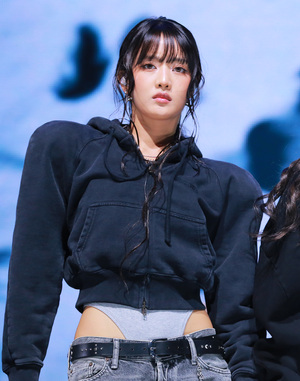 [S포토] 아이들 민니, '펠프스 어깨가 되었구나'