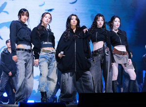 [S포토] 아이들, '검은 카리스마'
