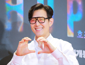[S포토] 이정재, '확 깨물어버릴랑'