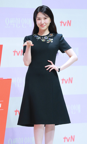 [S포토] 박은빈, '고마 손 한 번 잡아보거라'