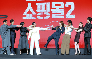 [S포토] 조한선-오카다 마사키-현리-정윤하-금해나-김민-김혜준-이동욱, '싸우자 빌론아'