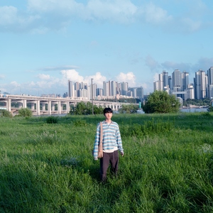 '데뷔 10주년' 만에 <b>첫 정규앨범</b> '늘 그래왔던 것처럼' 발매…<b>소수빈</b> M/...