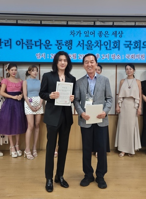 [포토] 배우 겸 가수 마노패밀리대표 뱀프(이형민), "활동 열심히 하겠...