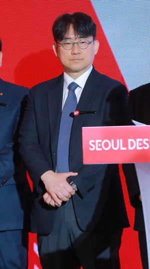 [S포토] '2026 서울디자인위크' 개막식 참석한 조남성 무신사 대표 - 뉴스 썸네일 이미지